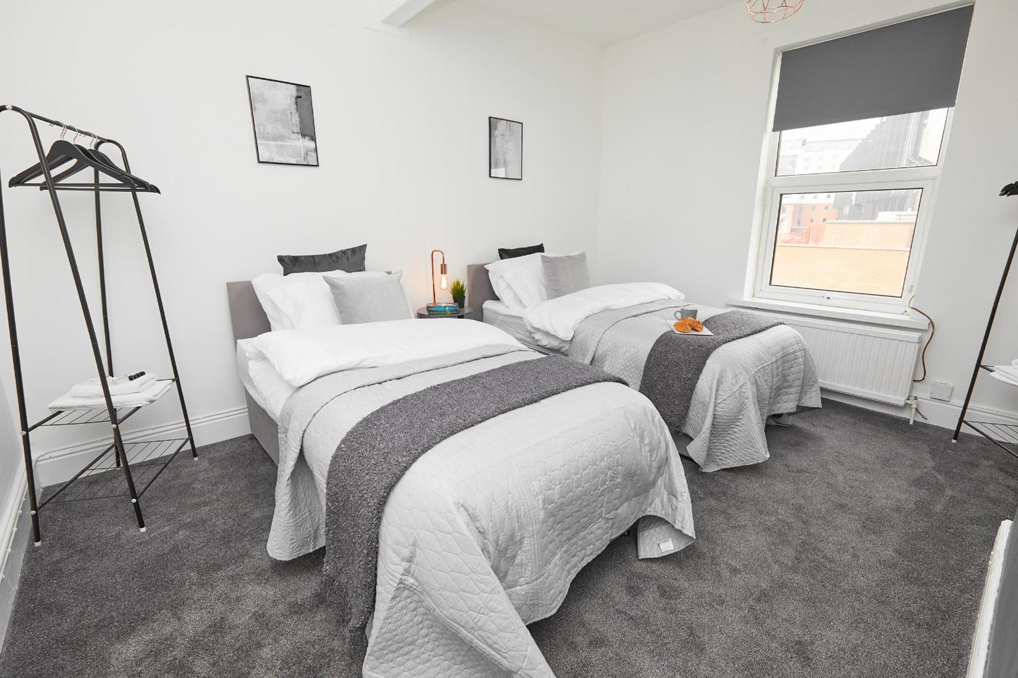 Your Sheffield Stays - Spacious 5 Bedroom House Room photo